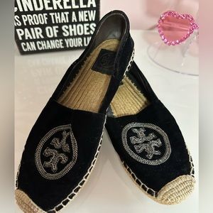 Tory Burch Velvet Chain Logo Espadrille Flats. SIZE 8